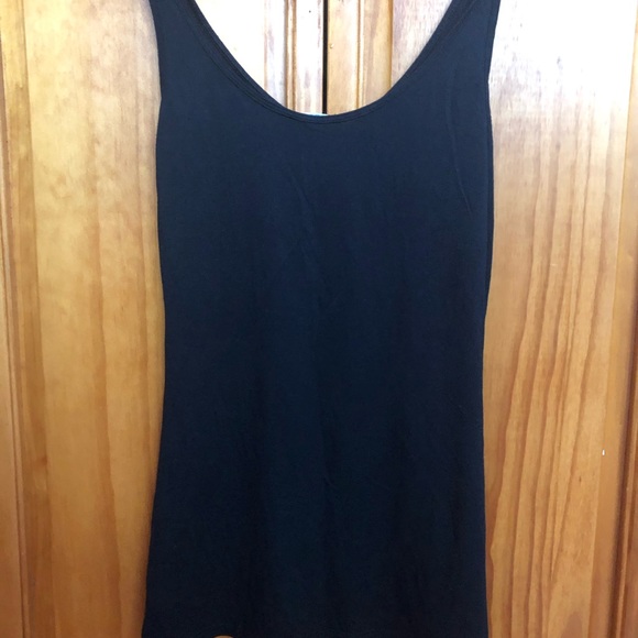 Old navy black tank top in a size s - Picture 3 of 4